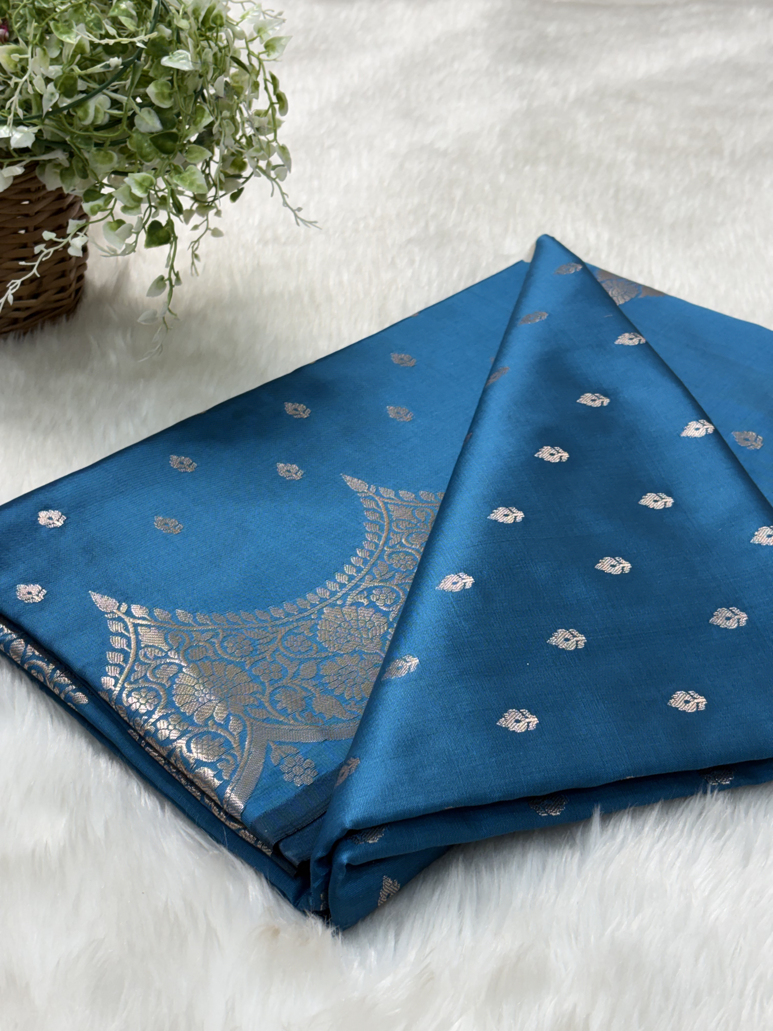 Royal Sea Blue Scallops Border Banarasi Katan Buti Saree