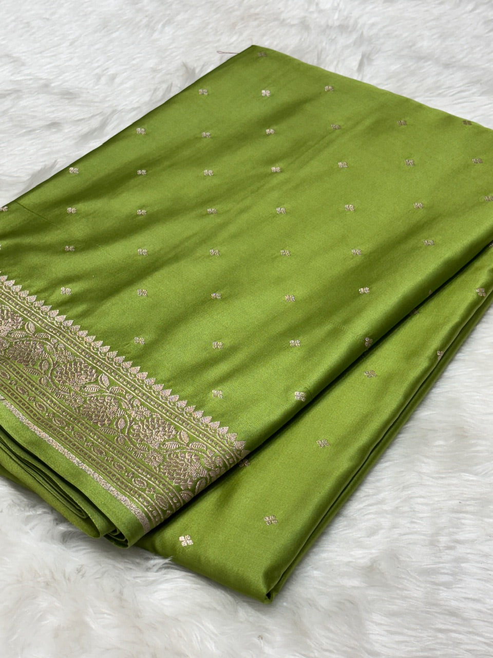 Parrot Green Pure Banarasi Mashru Silk Saree