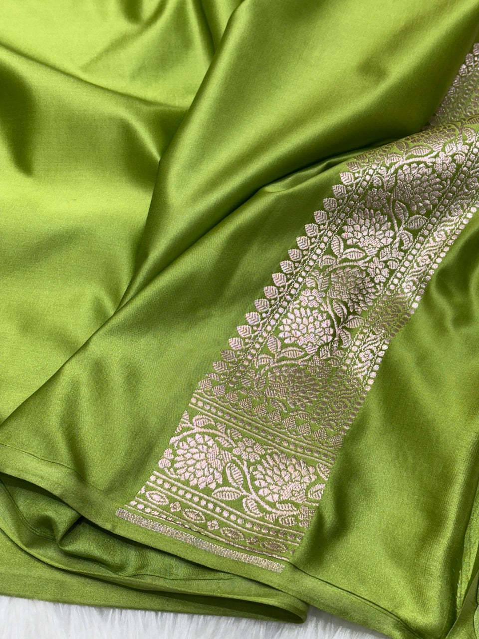 Parrot Green Pure Banarasi Mashru Silk Saree
