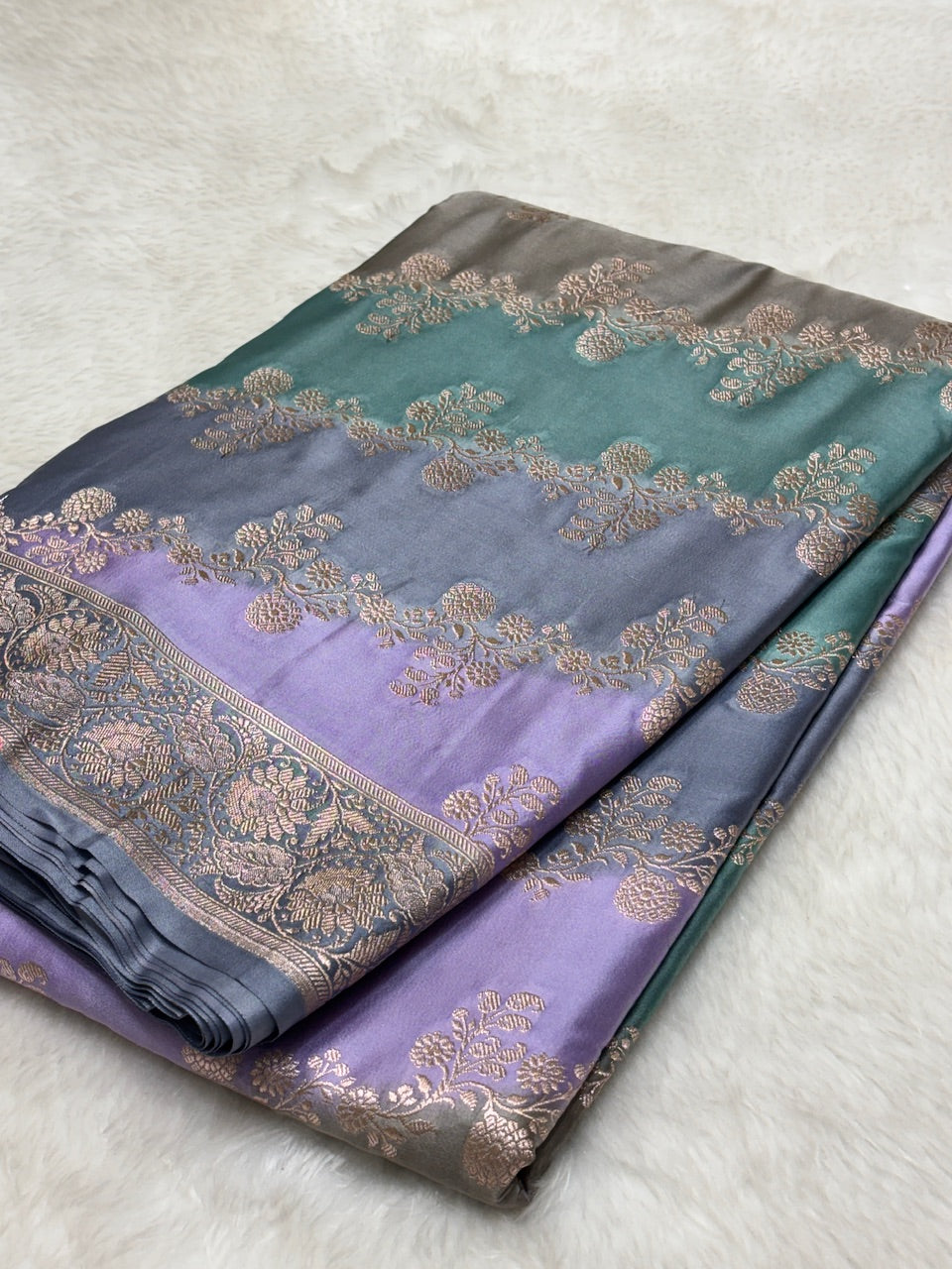 Dual-Tone Pure Banarasi Mashru Silk Saree