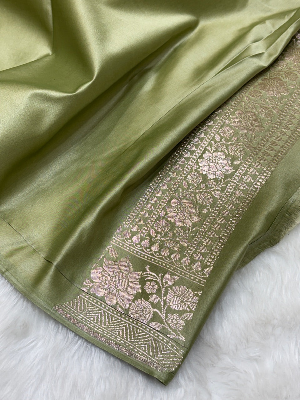 Dual tone Pure Banarasi Mashru Silk Saree