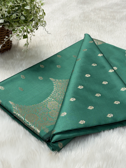 Royal Forest Green Scallops Border Banarasi Katan Buti Saree