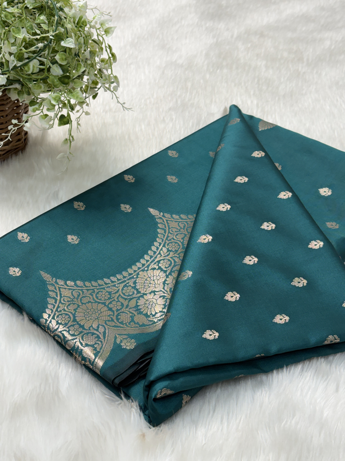 Sage Green Scallops Border Banarasi Katan Buti Saree
