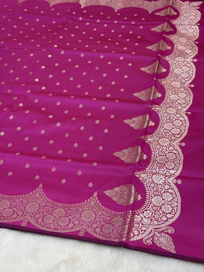 Rose Pink Scallops Border Banarasi Katan Buti Saree