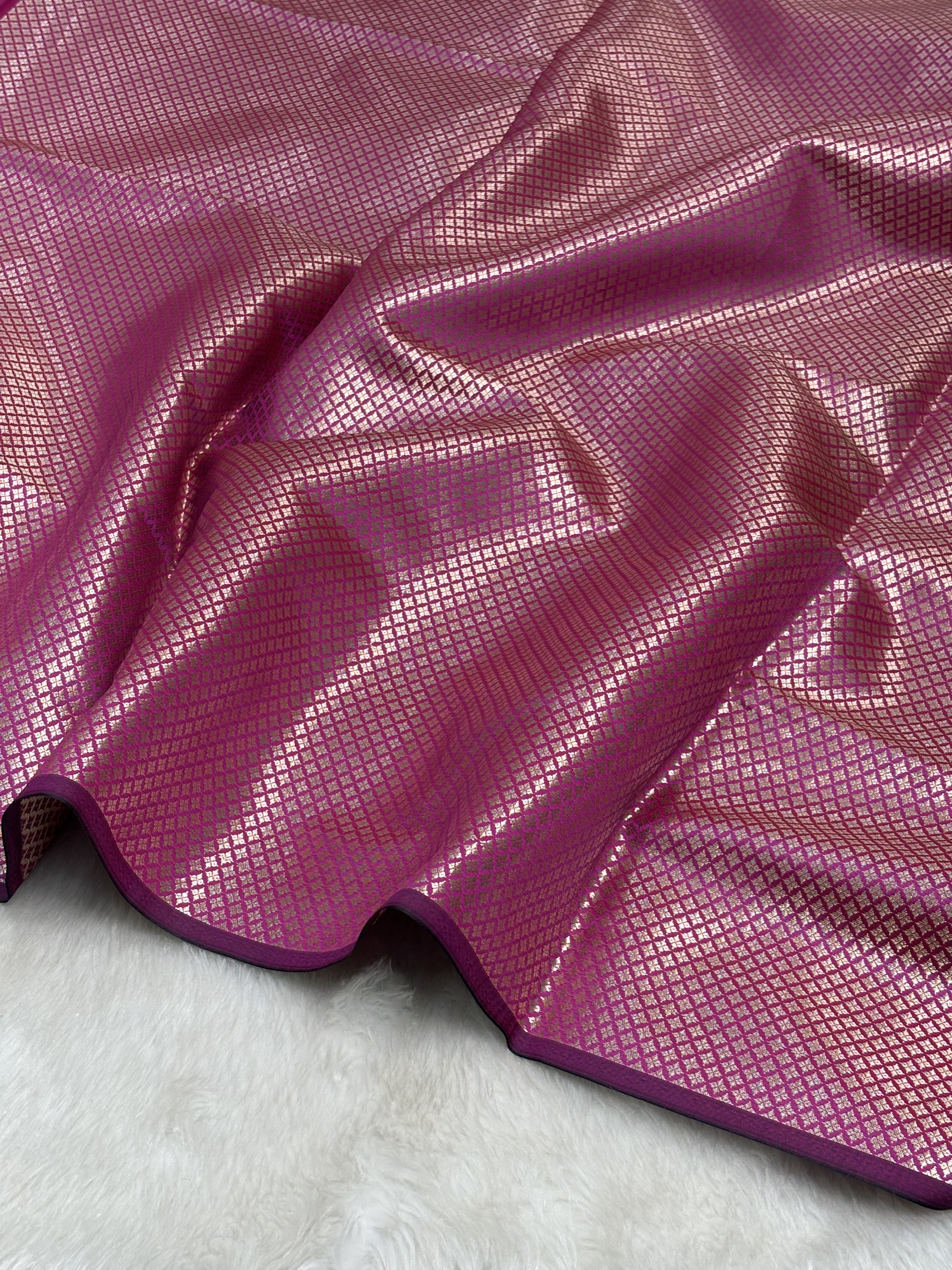 Rose Pink Scallops Border Banarasi Katan Buti Saree