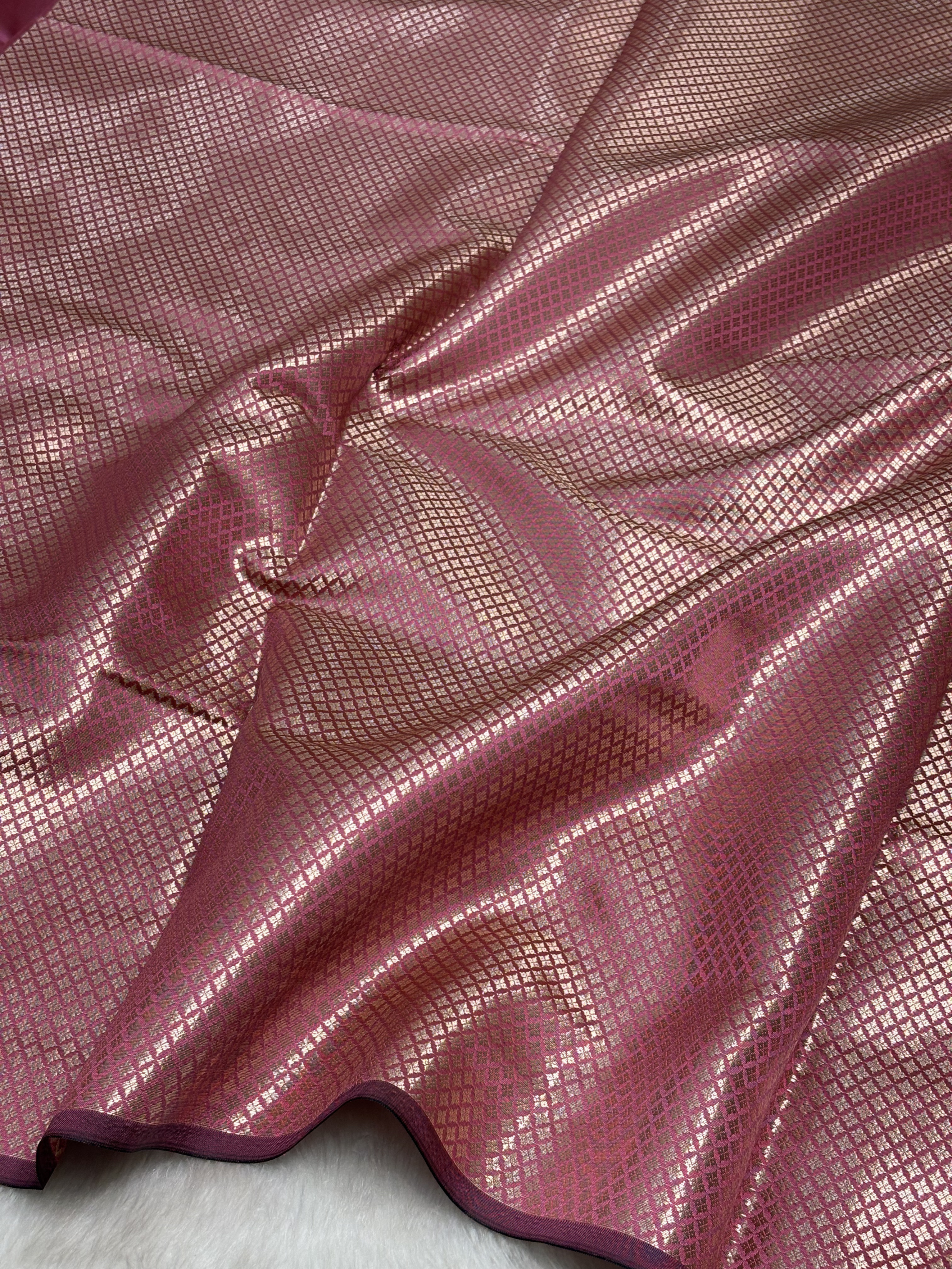 Royal Dusty Pink Scallops Border Banarasi Katan Buti Saree