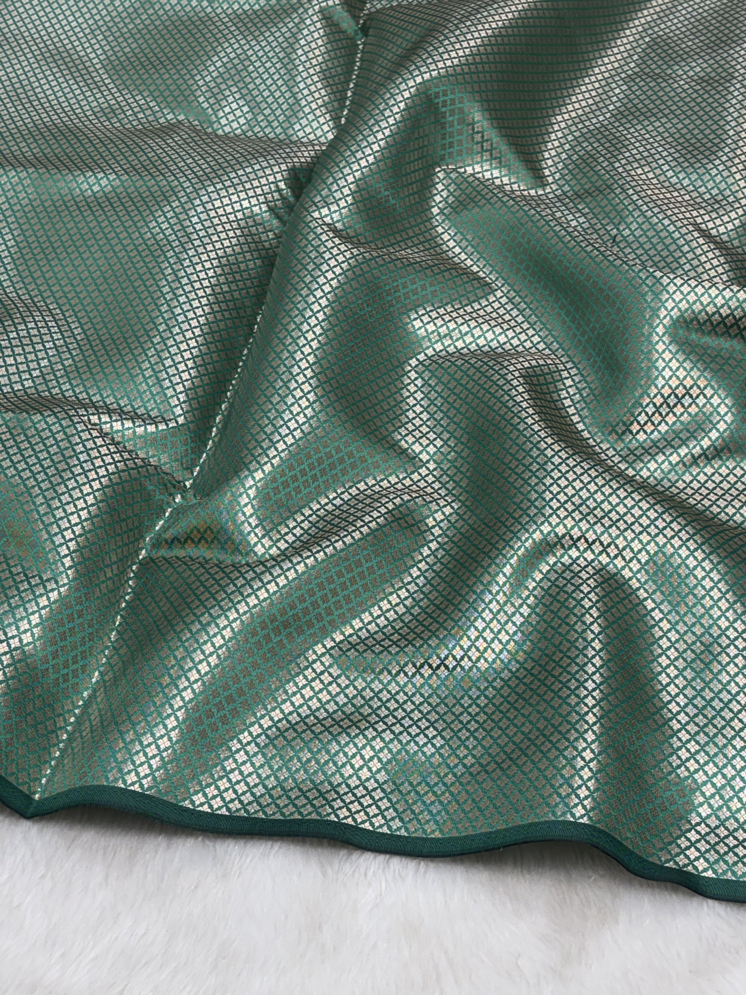 Royal Forest Green Scallops Border Banarasi Katan Buti Saree