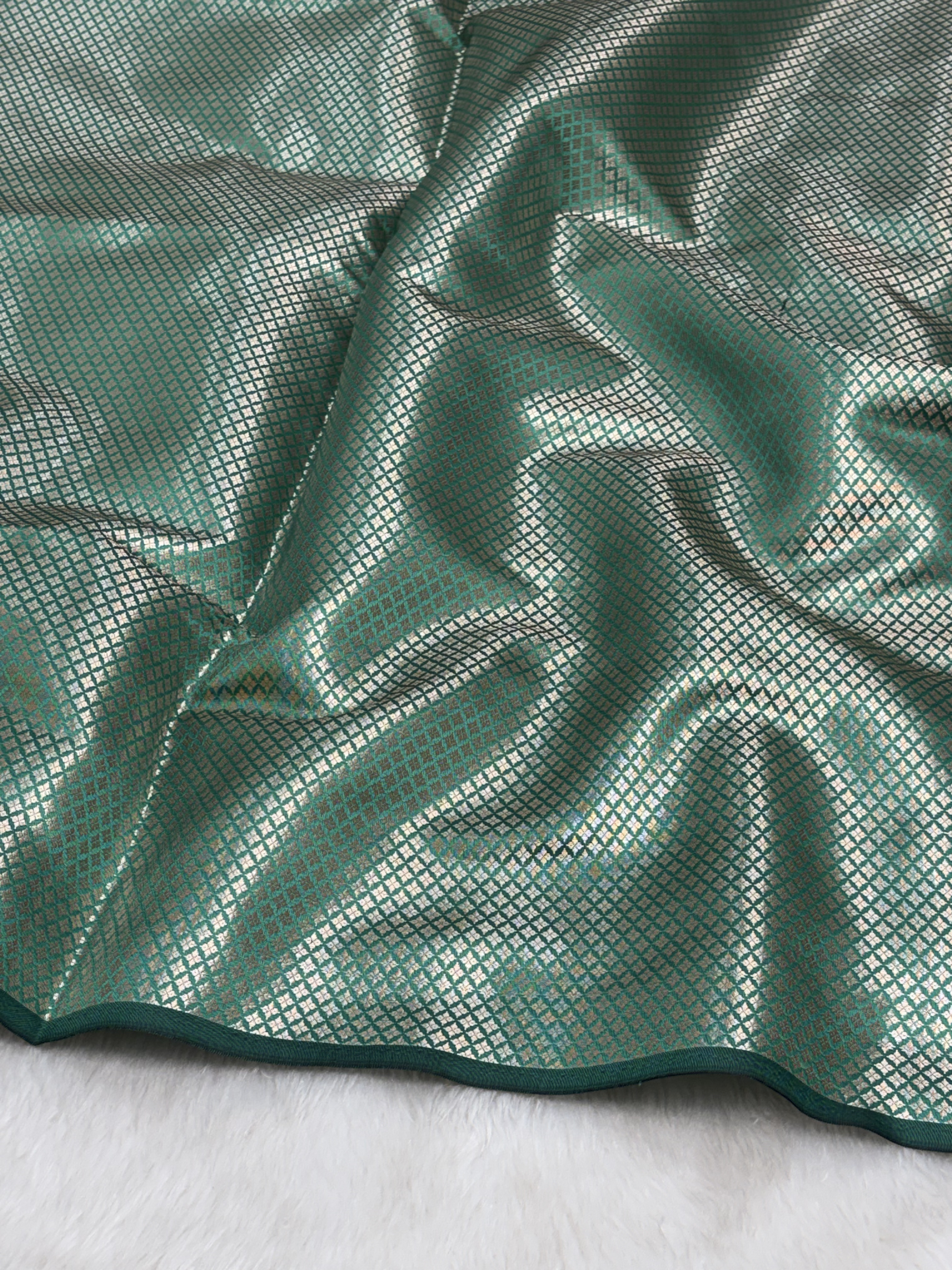 Royal Forest Green Scallops Border Banarasi Katan Buti Saree